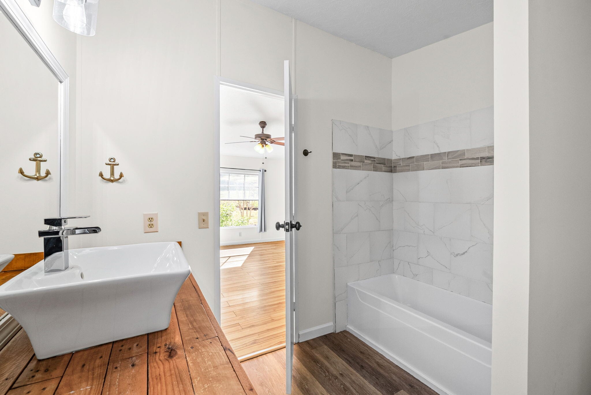 Building Photo - 315 Riverview Dr