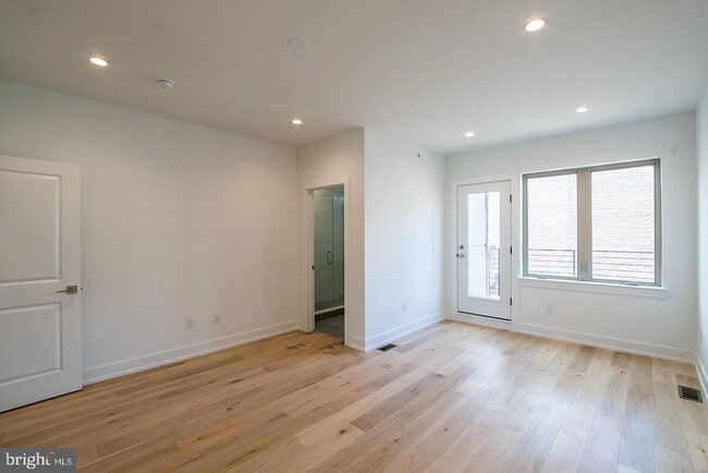 Building Photo - 119 Greenwich St