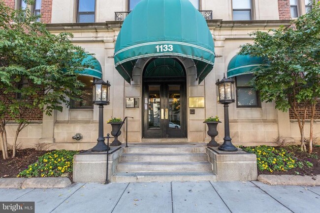 Building Photo - 1133 13th St NW