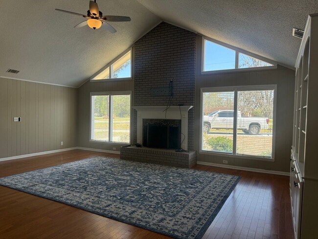 Building Photo - 133 River Ridge Rd