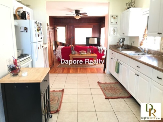 Building Photo - Lakefront-Remodeled 2 Bed, Garage, Wood Fl...