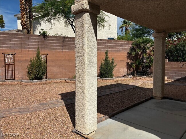 Building Photo - 1705 Eagle Peak Way