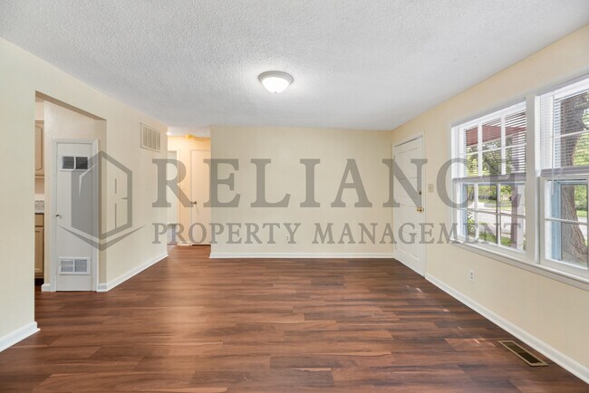 Building Photo - 5714 E Harry St