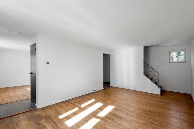 Building Photo - AVAILABLE NOW – Move In Today! NEWLY RENOV...