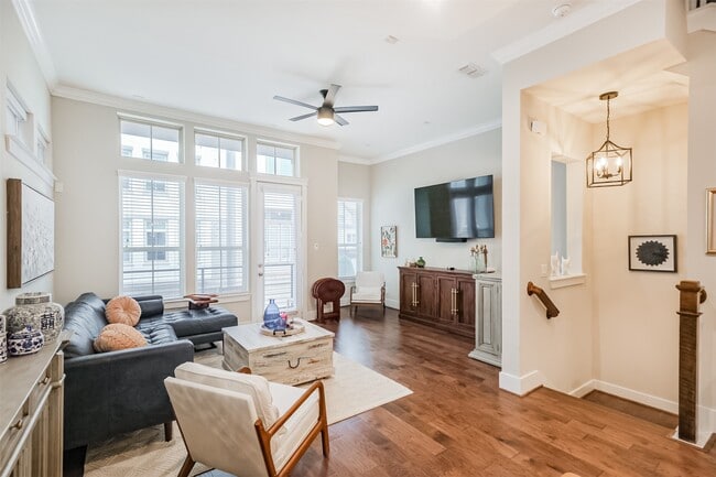 Building Photo - 809 Leavenworth Ave