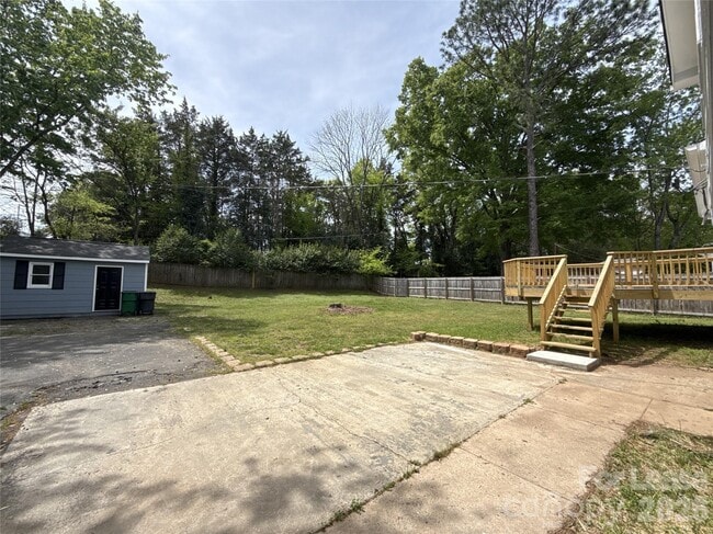 Building Photo - 7124 Starvalley Dr