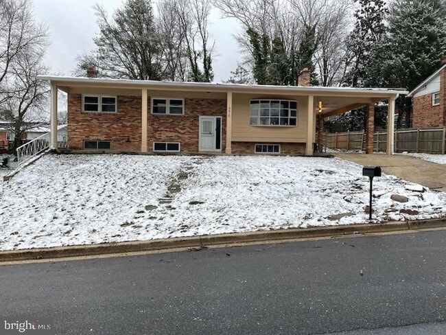 Primary Photo - 5616 Old Temple Hill Rd