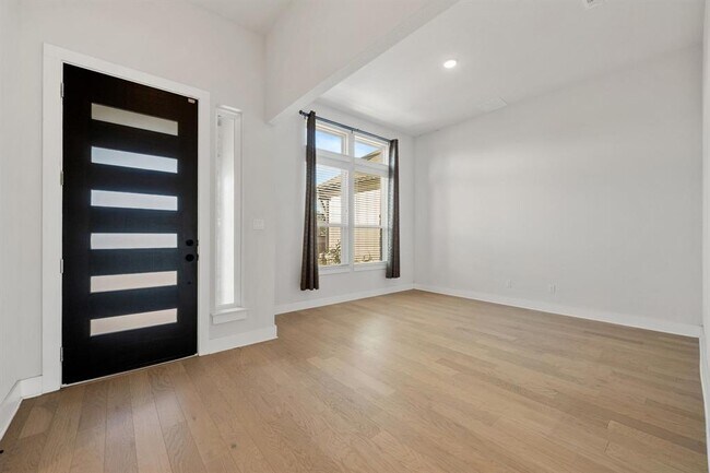 Building Photo - 957 Arrowhead Ranch Blvd