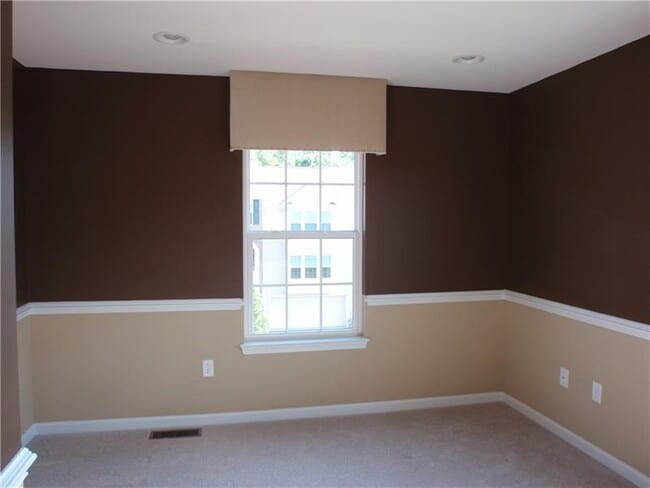 Building Photo - 325 Broadstone Dr