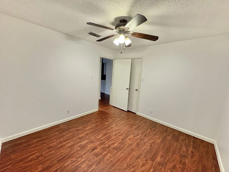 Bedroom 3 - 1611 Somerset Dr