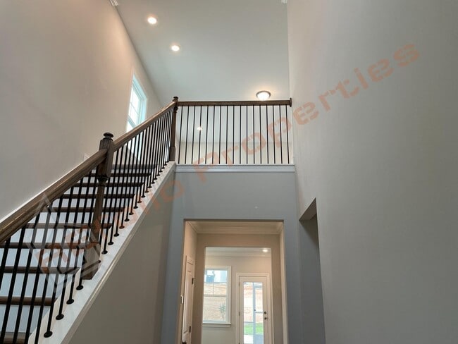 Building Photo - BRAND NEW- Spacious 4 Bedroom, 3 Bathroom ...
