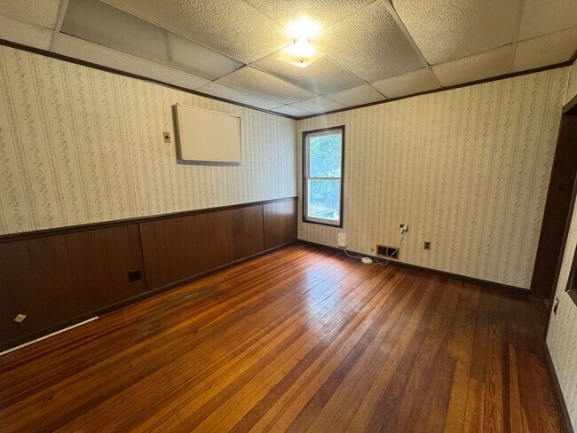 Building Photo - 724 N 25th St