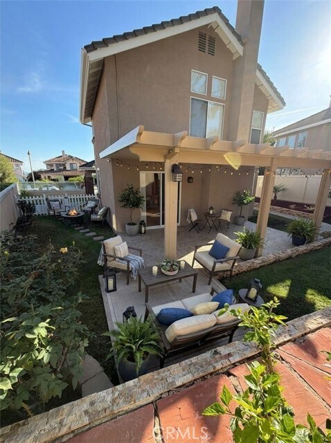 Building Photo - 17 Pastora