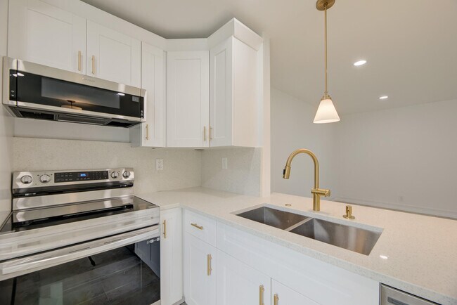 Building Photo - 372 Piedmont H