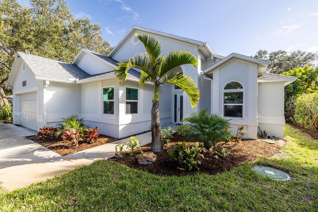 Building Photo - 9330 Seagrape Dr