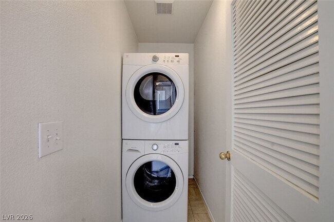 Building Photo - 7443 Ademar St
