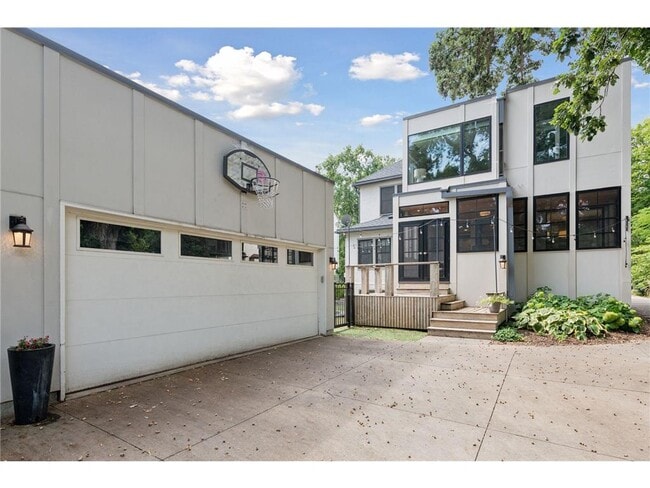 Building Photo - 3933 Zenith Ave S