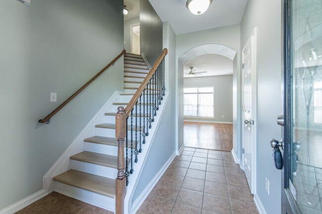 Building Photo - 3056 New River Pl