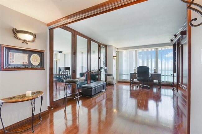 Building Photo - 2100 S Ocean Ln
