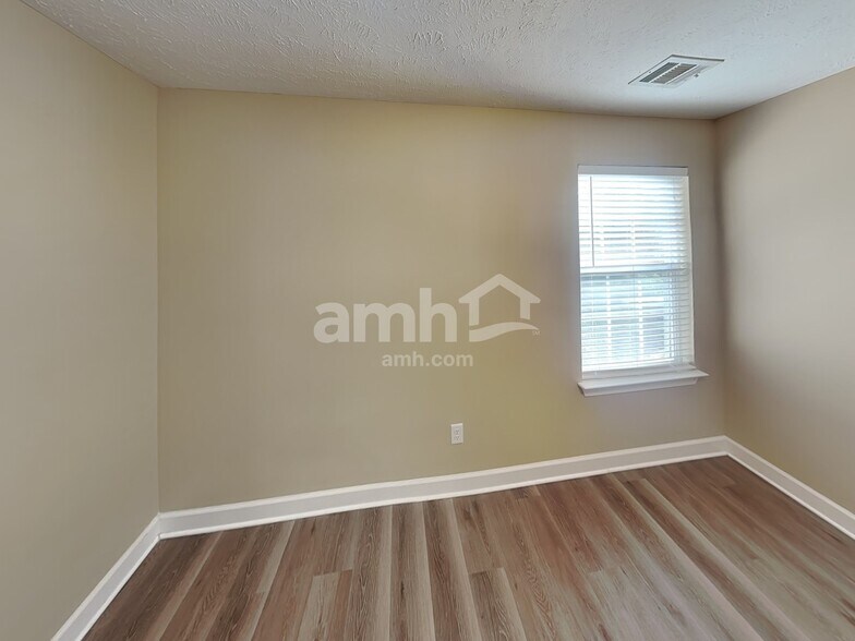Building Photo - 3028 Bluffhollow Gap
