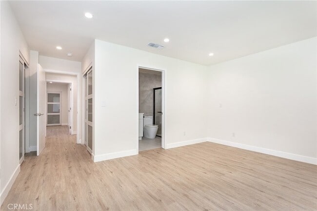 Building Photo - 6419 Valley Cir Terrace