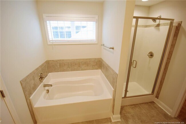 Building Photo - 138 Cromwell Ct