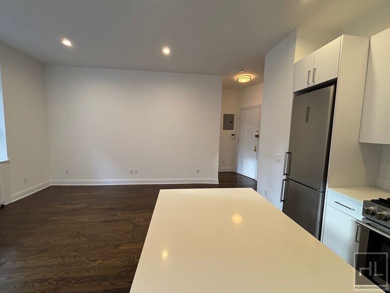 Building Photo - WEST 9 AVE