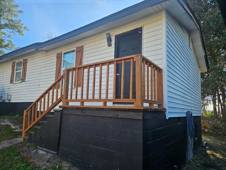 Building Photo - 166 Hampton Wills Dr