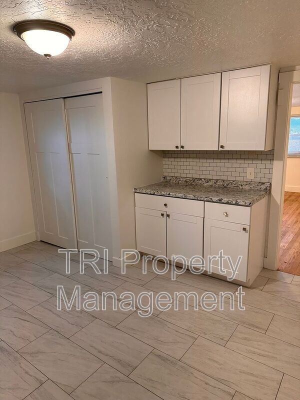 Building Photo - 33066 County Rd 43