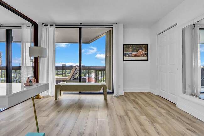 Building Photo - 2000 Presidential Way