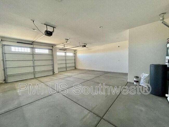 Building Photo - 2259 E Robby