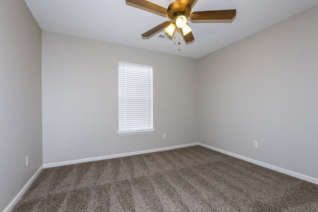 Building Photo - 4865 Bentridge Dr NW