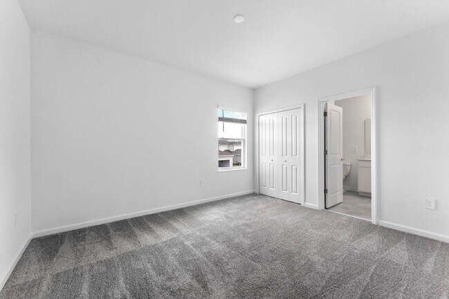 Building Photo - Modern Open-Concept Home with Designer Finishes and Community Amenities.