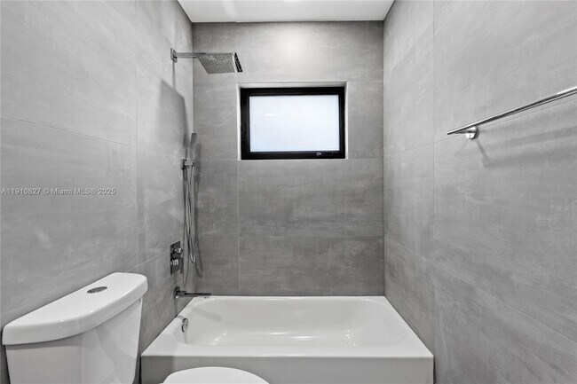 Building Photo - 317 N 31st Ave