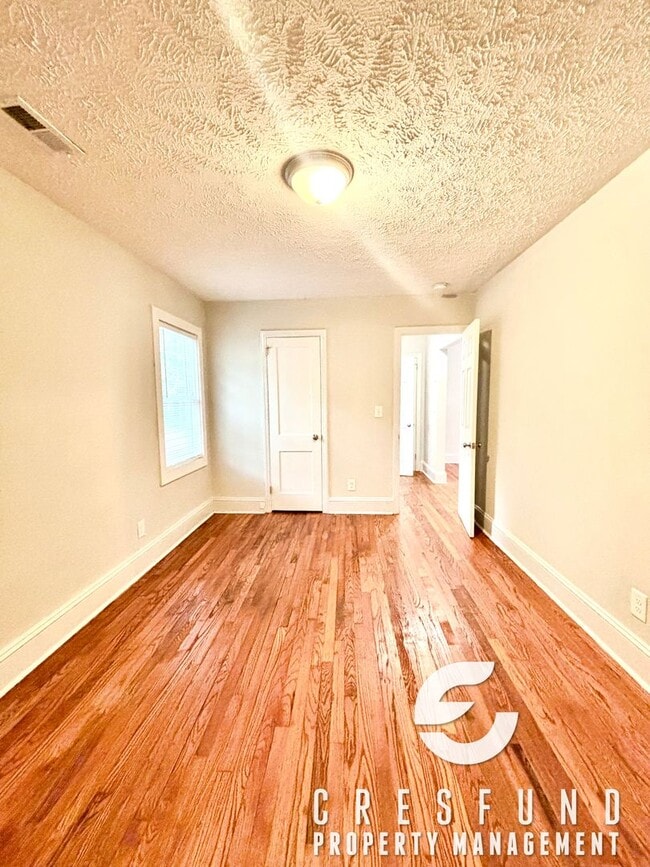 Building Photo - Adorable 2BR in Haymount! AVAILABLE NOW!