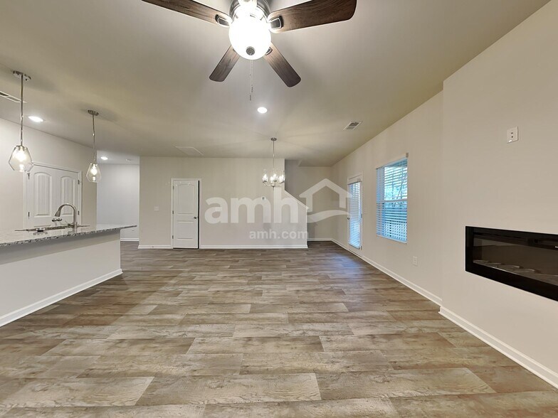 Building Photo - 3120 Emberly Dr