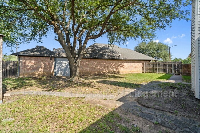 Building Photo - 1401 Landmark Ct