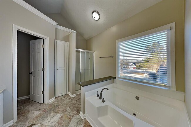 Building Photo - 5305 Rutland Ct