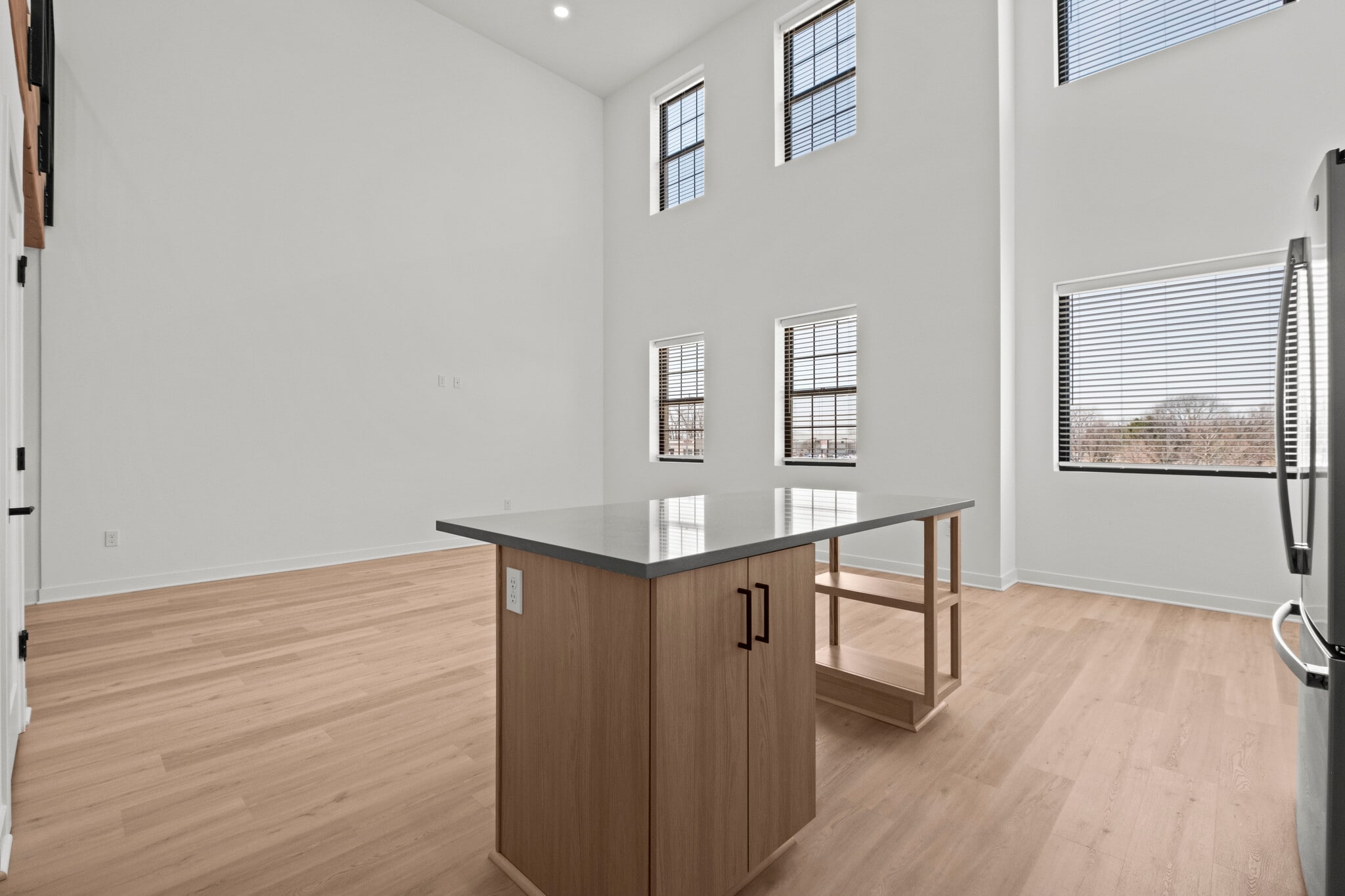 Building Photo - 3009 N Oak Trafficway