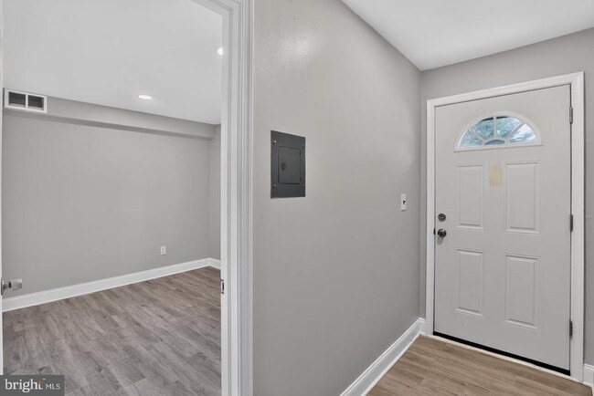 Building Photo - 1807 Silver Ct