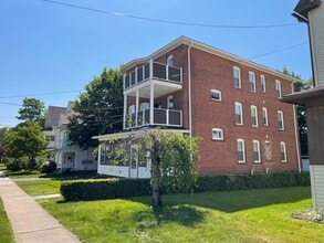 Building Photo - 33-35 Fairview St