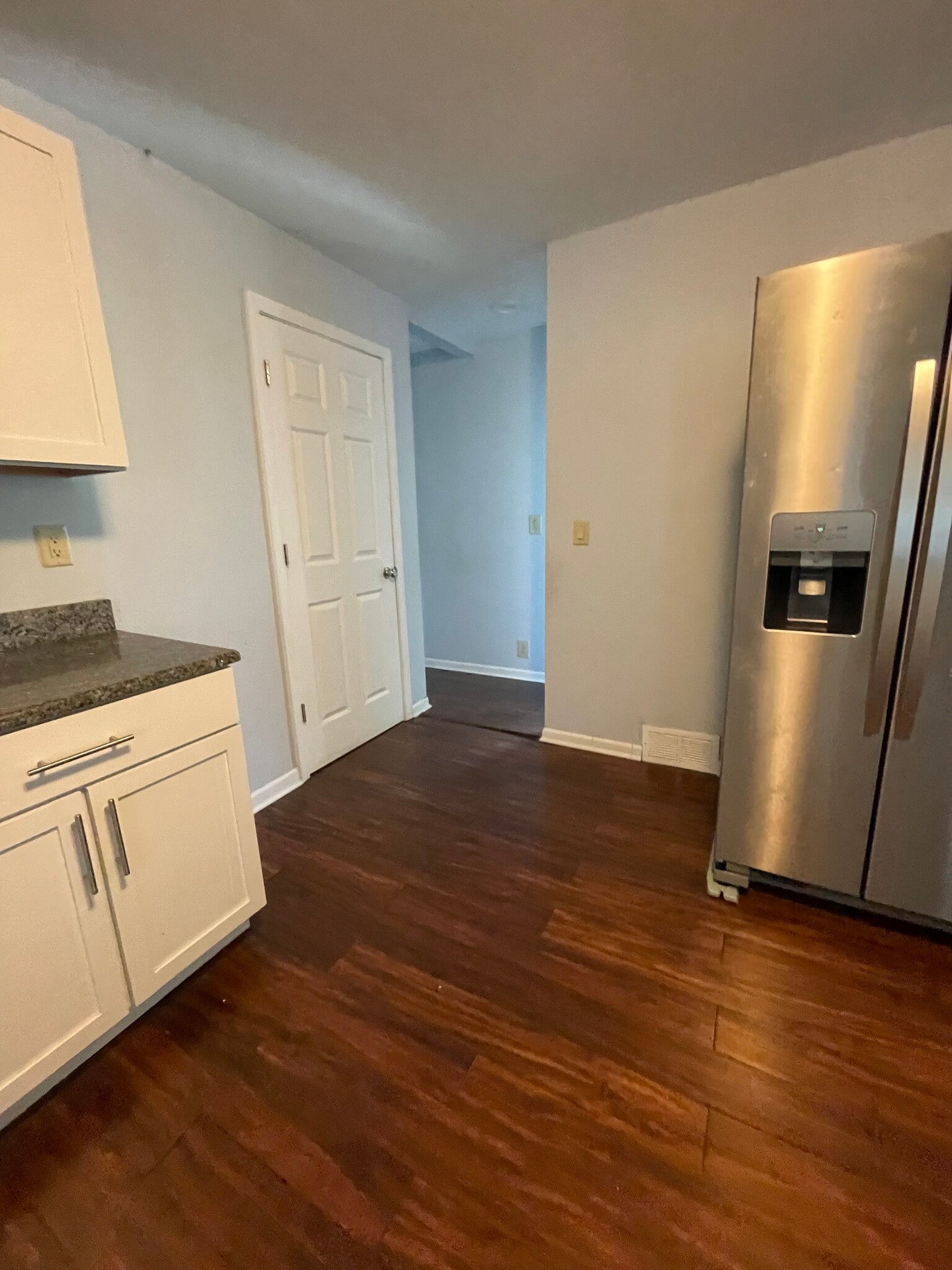 Kitchen - 282 N Franklin St