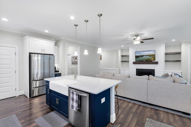 Building Photo - Wyndwater Home Available!