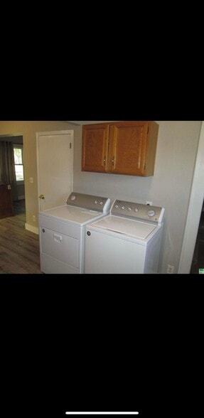 Building Photo - 813 7th Ave