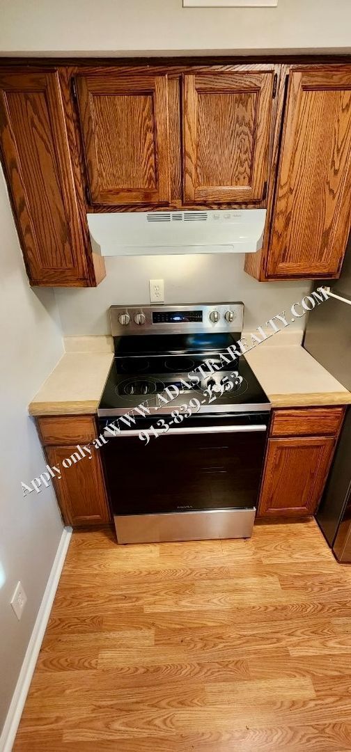 Building Photo - 2 Bed 1.5 Bath Townhome in Bonner Springs-...