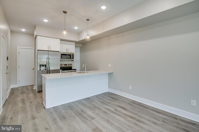 Building Photo - 2019 N College Ave