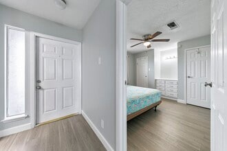 Building Photo - 7600 Seawall Blvd