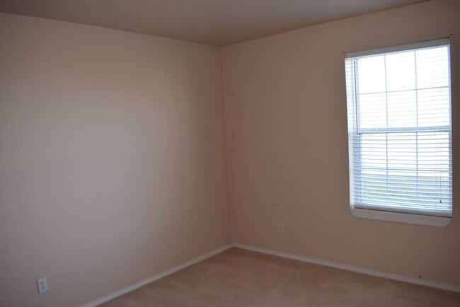 Building Photo - 4 bed / 3 bed Home with Gorgeous View!!!