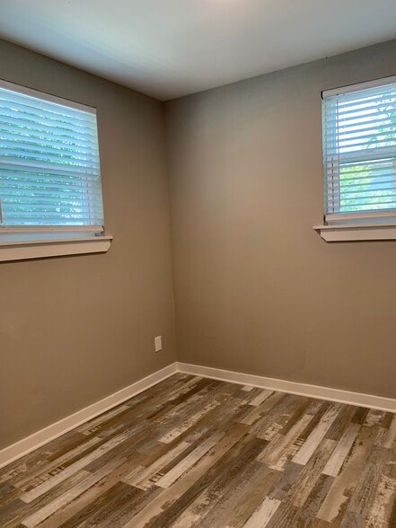 Building Photo - 5830 Yellow Pine Ct