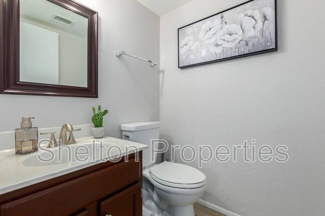 Building Photo - 17618 N 47th St